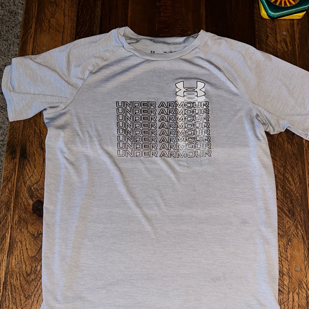 Under Armour Light Gray Graphic Tee